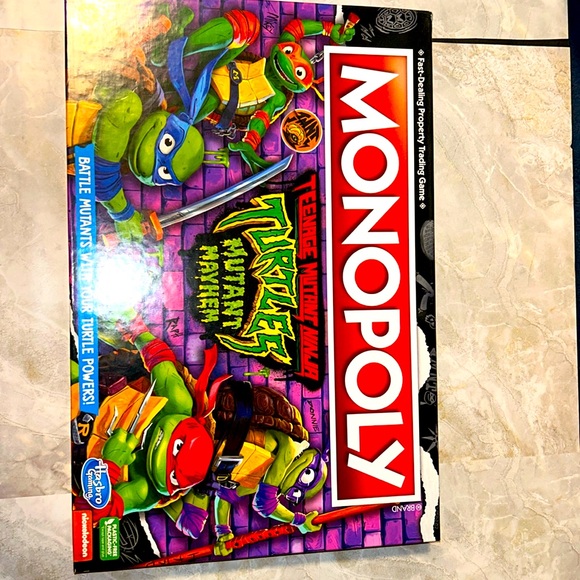 Monopoly Teenage Mutant Ninja Turtles Mutant Mayhem Game - Picture 4 of 13
